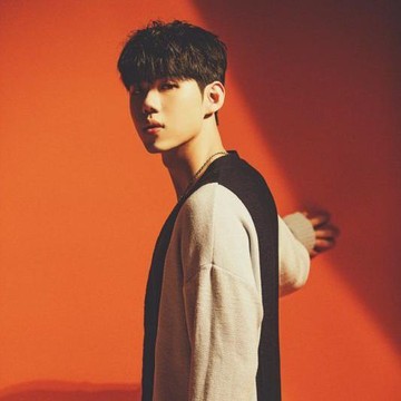 Lirik Lagu Love Me - Gaho