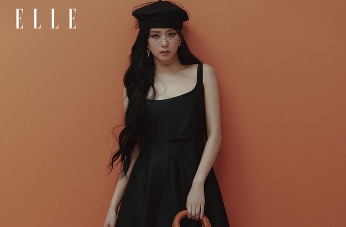 Jennie, Rose, dan Lisa sangat mendukung kegiatannya. Mereka bahkan mengirimkan food truck ke lokasi syuting film Jisoo /