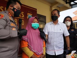 Jurus Maut Bos Arisan Lebaran Tipu Emak-emak di Mojokerto Hingga Rp 1 M