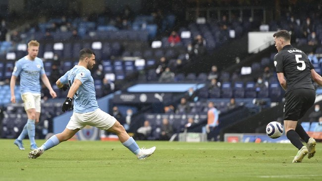 Pelatih Pep Guardiola dikabarkan jadi penyebab utama Sergio Aguero meninggalkan Manchester City pada akhir musim ini.