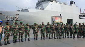 KRI Banjarmasin Angkut 400 Personel Pasukan Setan ke Papua