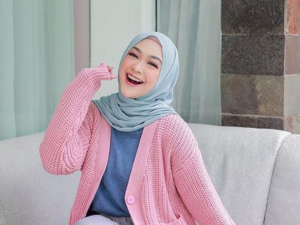 5 Potret Terbaru Ria Ricis, Dagu Makin Lancip Bikin Pangling