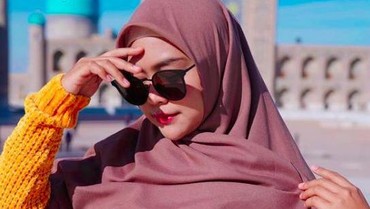 img-title Ria Ricis Dihujat Angkat Kematian Ayah Jadi Konten, Kakak Ipar Membela