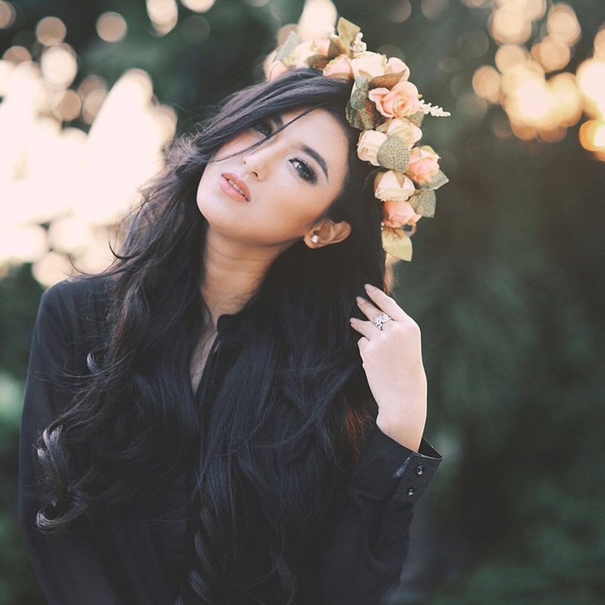 Pesinetron Sylvia Fully dikabarkan mendadak hamil besar&period; Yuk kita intip potretnya&excl;