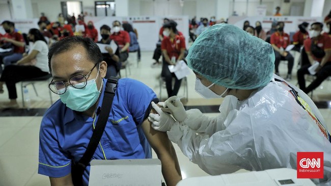 Pasokan vaksin Sinopharm saat ini 2 juta dosis. Potensi pendapatan vaksin berbayar capai Rp643,32 miliar dari vaksin dan Rp235,82 miliar dari layanan.