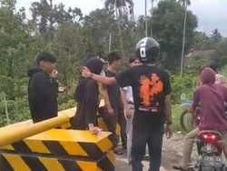 Viral 5 Remaja di Lutim Sulsel Geranyangi Wanita-Keroyok Pria