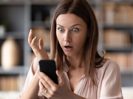 Suami, Buat Apa Kamu Simpan Video Porno Penuh di Handphone? Aku Malu Tau!