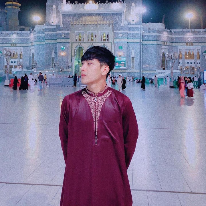 <p>Defano Charies berhasil menarik perhatian dengan penampilannya yang tak kalah seperti idol Kpop. Di tambah lagi, ia memiliki perawakan proporsional dengan selera fashion yang selaras. (Foto: Instagram @defanocharies)</p>