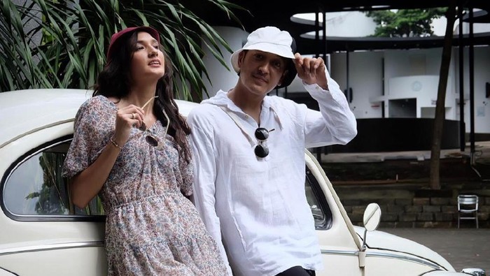 Meski Istri Lebih Tua, 5 Pasangan Artis Ini Tetap Kompak dan Harmonis