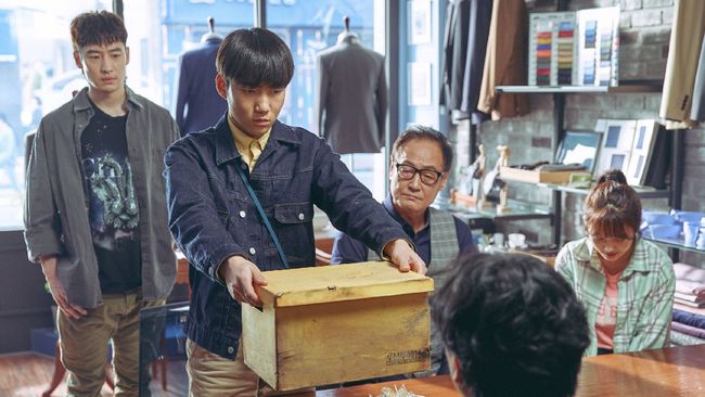 Berikut rekomendasi 5 drama Korea keluarga yang sedih dan mengharukan.