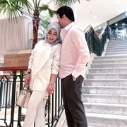 Berhijab, Penampilan Baru Syahrini Curi Perhatian