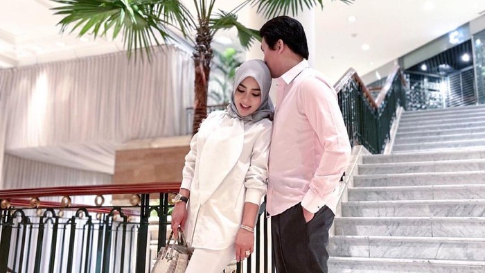 Berhijab, Penampilan Baru Syahrini Curi Perhatian