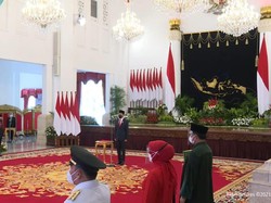 Jokowi Resmi Lantik Letjen Ganip Warsito Jadi Kepala BNPB