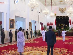 Jokowi Resmi Lantik Sugianto-Edy Jadi Gubernur-Wagub Kalteng