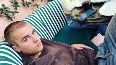 img-title Dikritik karena Rambut Gimbal, Justin Bieber Langsung Cukur Botak