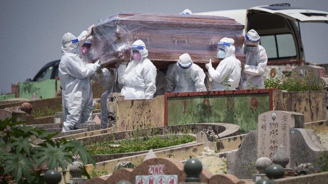 Kematian Covid di Malaysia Tembus 100 Dua Hari Berturut-turut Malaysia melaporkan lebih dari 100 kematian akibat virus corona dalam dua hari berturut-turut.