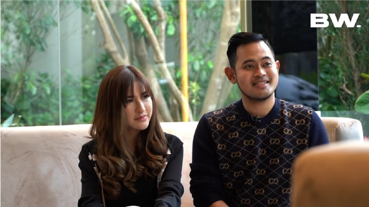 Pasangan 'Crazy Rich Malang' Pasangan 'Crazy Rich Malang' Gilang Widya Pramana dan Shandy Permanasari