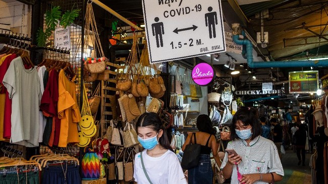 Thailand mengumumkan perluasan pembatasan mobilitas atau lockdown demi menekan kasus Covid-19 pada Minggu (18/7).