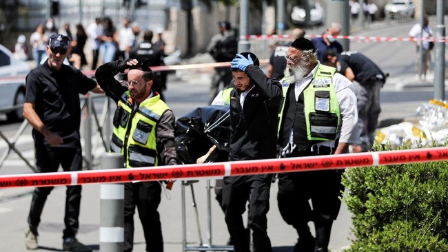Wanita Palestina itu dilaporkan mencoba menikam aparat Israel di salah satu jalan menuju masjid Al-Aqsa
