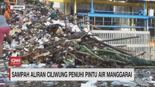 VIDEO: Sampah Aliran Ciliwung Penuhi Pintu Air Manggarai