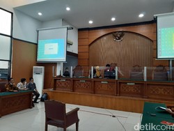 Hakim Tolak Praperadilan RJ Lino!