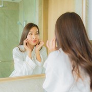 Jangan Sembarangan! Begini 5 Cara Menggunakan Skincare pada Kulit Berjerawat