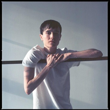 Elliot Page Jadi Produser Eksekutif Film Dokumenter tentang Transgender