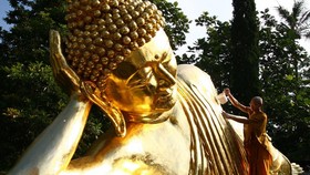 5 Patung Buddha Berbaring yang Terbesar di Indonesia