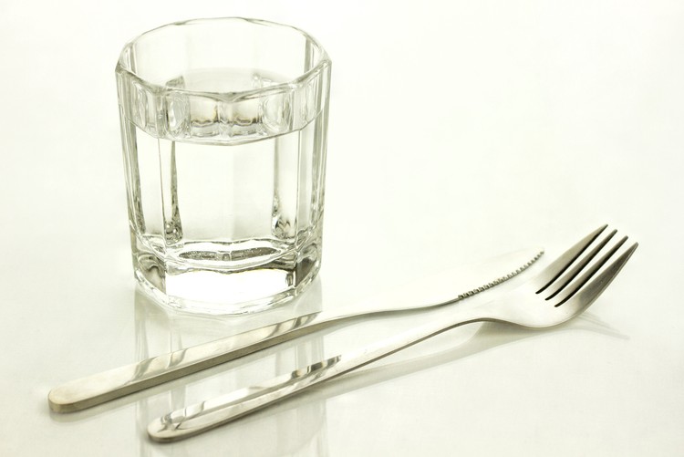 Water Fasting, Metode Diet Hanya Minum Air Putih Diklaim Ampuh Turunkan BB