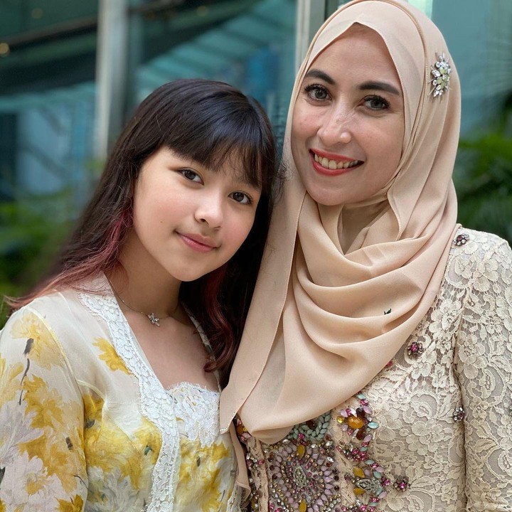 <p>Setelah menikah dengan Annisa Trihapsari, Sultan Djorghi dikaruniai sepasang malaikat, Bunda. Putri cantiknya bahkan sudah beranjak dewasa, lho. (Foto: Instagram @djorghisultan)</p>
