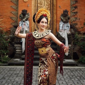 8 Selebritis yang Miliki Kecantikan Khas Perempuan Indonesia, Anggun dan Menawan