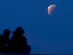 Gerhana Bulan Total 8 November 2022, Waspada Air Laut Pasang