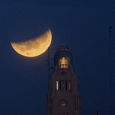 Ini Bacaan Niat dan Tata Cara Sholat Gerhana Bulan dalam Islam