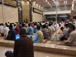 Cara Solat Gerhana Bulan, Ini Bedanya dengan Sholat Wajib