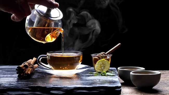 Meski terlihat sepele, sakit kepala nyatanya bisa begitu mengganggu produktivitas. Solusinya sederhana, Anda hanya butuh teh herbal untuk sakit kepala.