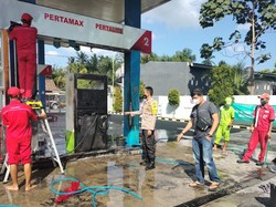 Isi BBM, Mesin SPBU Banyuwangi dan Satu Sepeda Motor Hangus Terbakar
