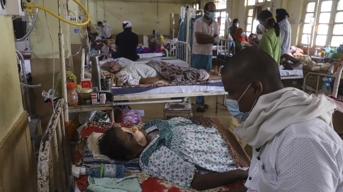 FOTO: Infeksi Jamur Hitam Intai Pasien Covid-19 di India