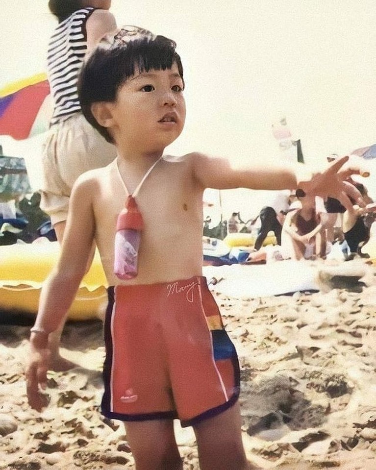Potret Masa Kecil Lee Min Ho Aktor Lee Min Ho memang sudah tampan sejak dulu. Yuk kita intip pesona Lee Min Ho yang gak ada abisnya!