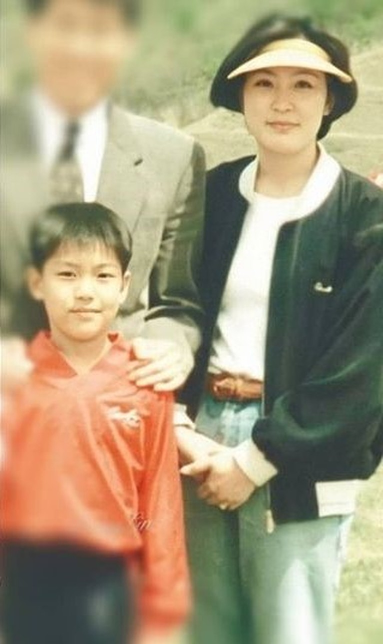 Potret Masa Kecil Lee Min Ho Aktor Lee Min Ho memang sudah tampan sejak dulu. Yuk kita intip pesona Lee Min Ho yang gak ada abisnya!