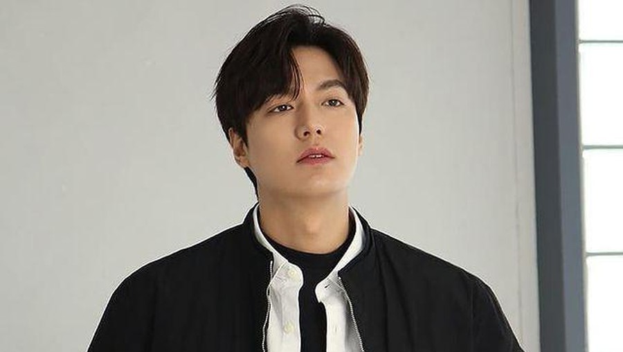 Aktor Lee Min Ho memang sudah tampan sejak dulu. Yuk kita intip pesona Lee Min Ho yang gak ada abisnya!