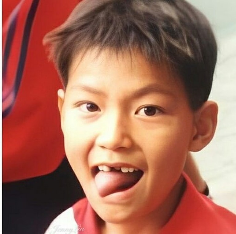 Potret Masa Kecil Lee Min Ho Aktor Lee Min Ho memang sudah tampan sejak dulu. Yuk kita intip pesona Lee Min Ho yang gak ada abisnya!