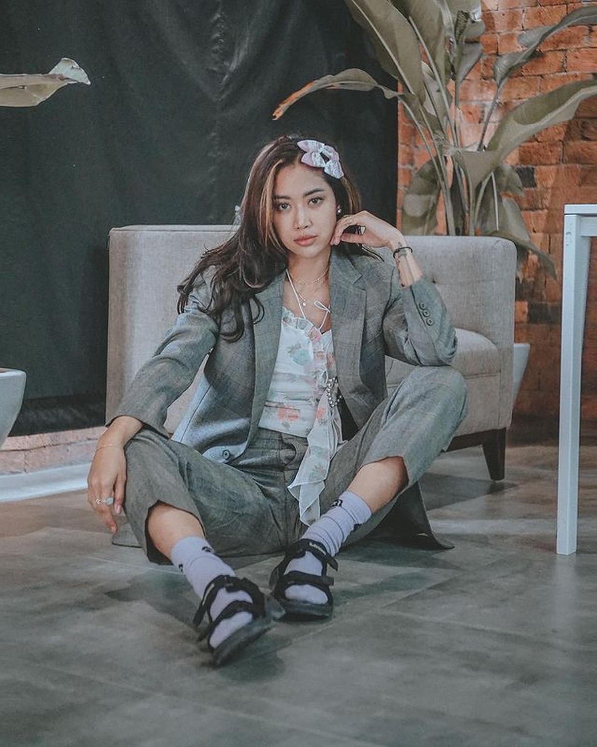 Widy vokalis 'Vierratale' bercerita tentang dilecehkan oleh oknum petinggi&period; Yuk kita intip potret Widy&excl;