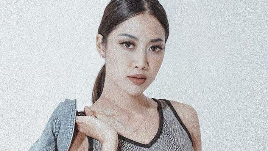 Widy vokalis 'Vierratale' bercerita tentang dilecehkan oleh oknum petinggi. Yuk kita intip potret Widy!