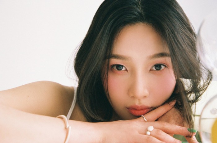 Sebagai bocoran, lagu ballad berjudul 'Be There For You yang dipopulerkan oleh TOY pada tahun 1996 akan Joy bawakan kembali dalam album ini / foto: twitter.com/RVsmtown
