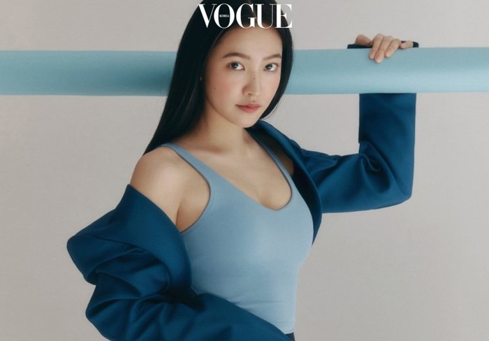 Yeri sangat mencintai pilates. Ia juga membocorkan alasan di balik pilihannya ini. Bagi Yeri, pilates mengubah titik balik dirinya ketika memasuki usia 20 an / foto: vogue.co.kr