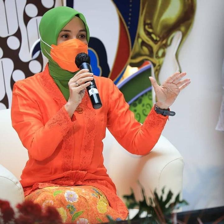 <p>Tak jarang, Siti Atikoh juga posting hasil hingga cuplikan pertandingan MU di feed Instagram lho. (Foto: Instagram @atikoh.s)</p>