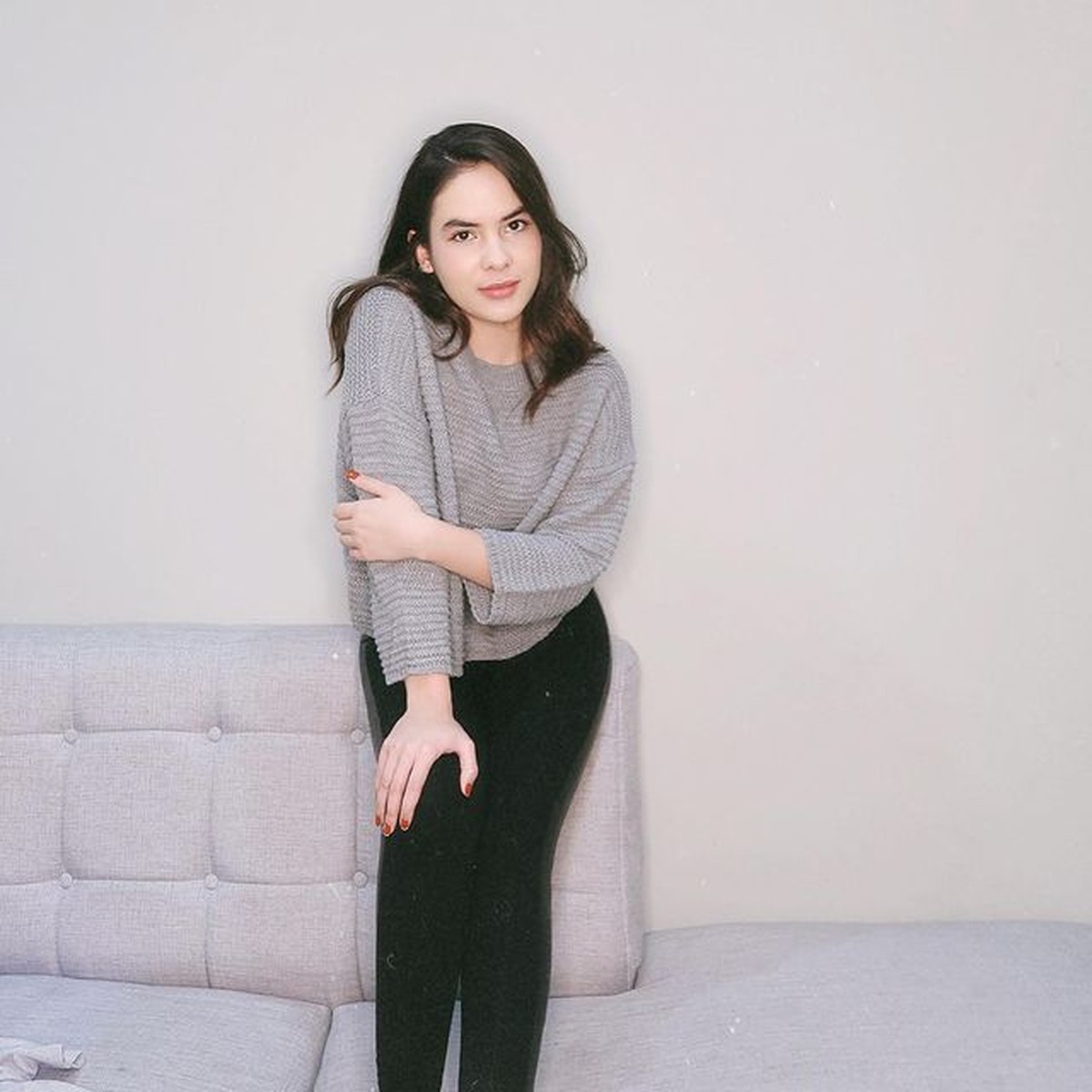 Steffi Zamora disebut-sebut sedang dekat dengan Niko Al Hakim karena foto mesra mereka tersebar&period; Yuk kita lihat pesona Steffi&excl;