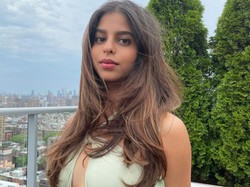 Putri Cantik Shah Rukh Khan Ultah ke-21, Intip Momen Pestanya yang Viral