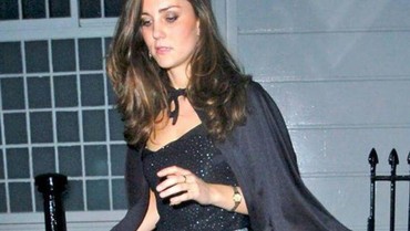 img-title Kelar Isoman, Kate Middleton Tampil Pakai Gaun Rp27,7 Juta