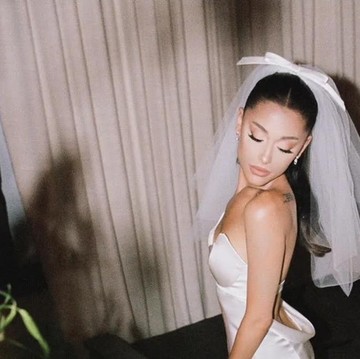 img-title Potret Pernikahan Ariana Grande dan Dalton Gomez